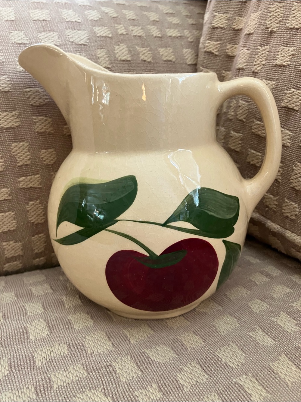 Vintage Watt Pottery 3 Leaf Apple Pitcher #16